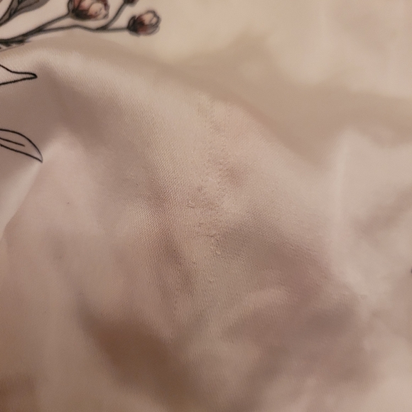 Reitmans satin style blouse, size L - Picture 2 of 10